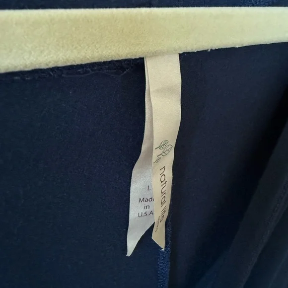 Perfect Off-the-Shoulder Top - Picture 4 of 5